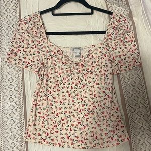 Super cute floral top